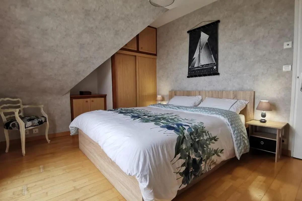 Holiday home Grande Maison Spacieuse Et Lumineuse Tout Confort Plozevet